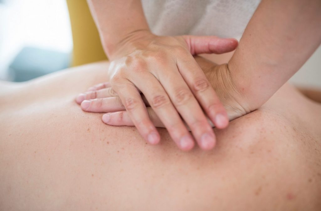 Does manual therapy reduce inflammation?